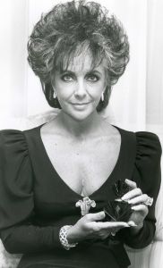 Elizabeth Taylor  NYC 1987.jpg